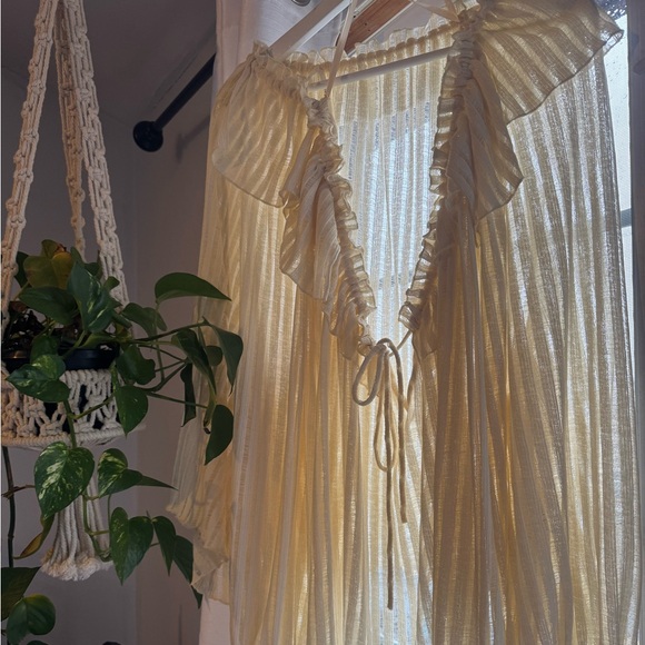 Anthropologie Tops - Beautiful Anthropologie ruffled top.